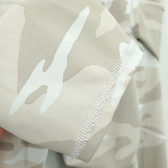 Athleta Camo Contender 7/8 Tight Camo Legging L White/Tan - Picture 14 of 16